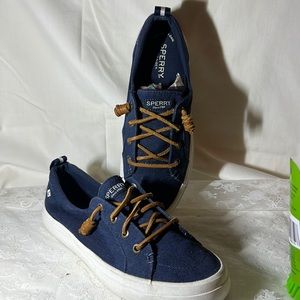 Sperry Womens crest vibe sneakers. 7.5 Navy